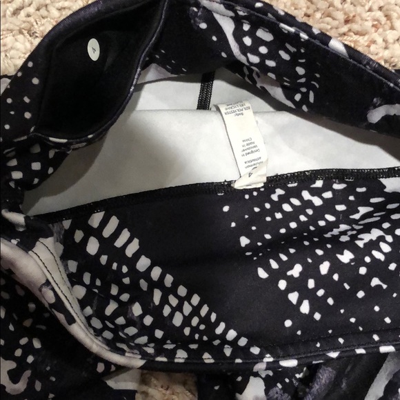 lululemon cropped leggings - Picture 5 of 5